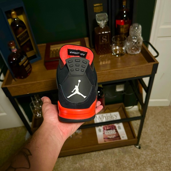 Jordan Retro 4 Thunder